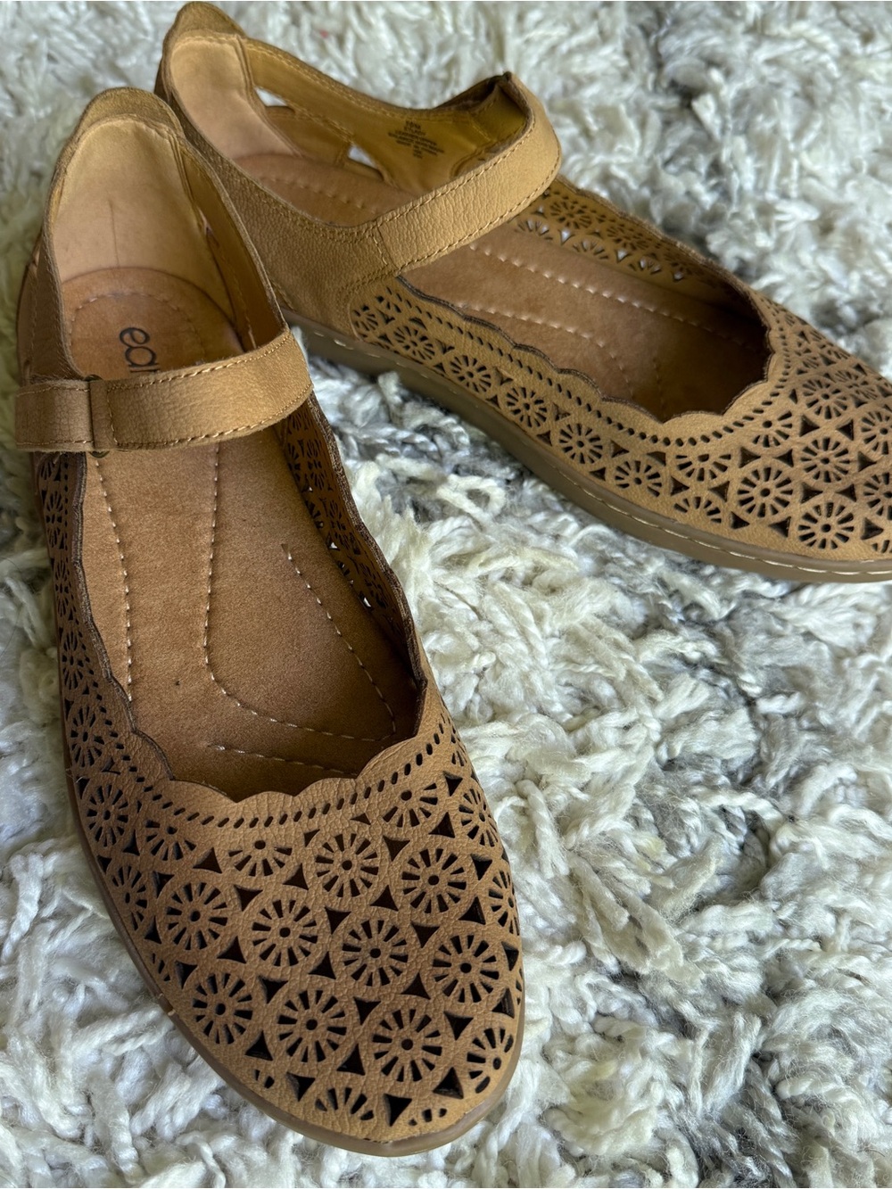 Earth Etlady Tan Leather Laser Cut Scalloped Mary Jane Flats Shoes Size 10 - Picture 1 of 5